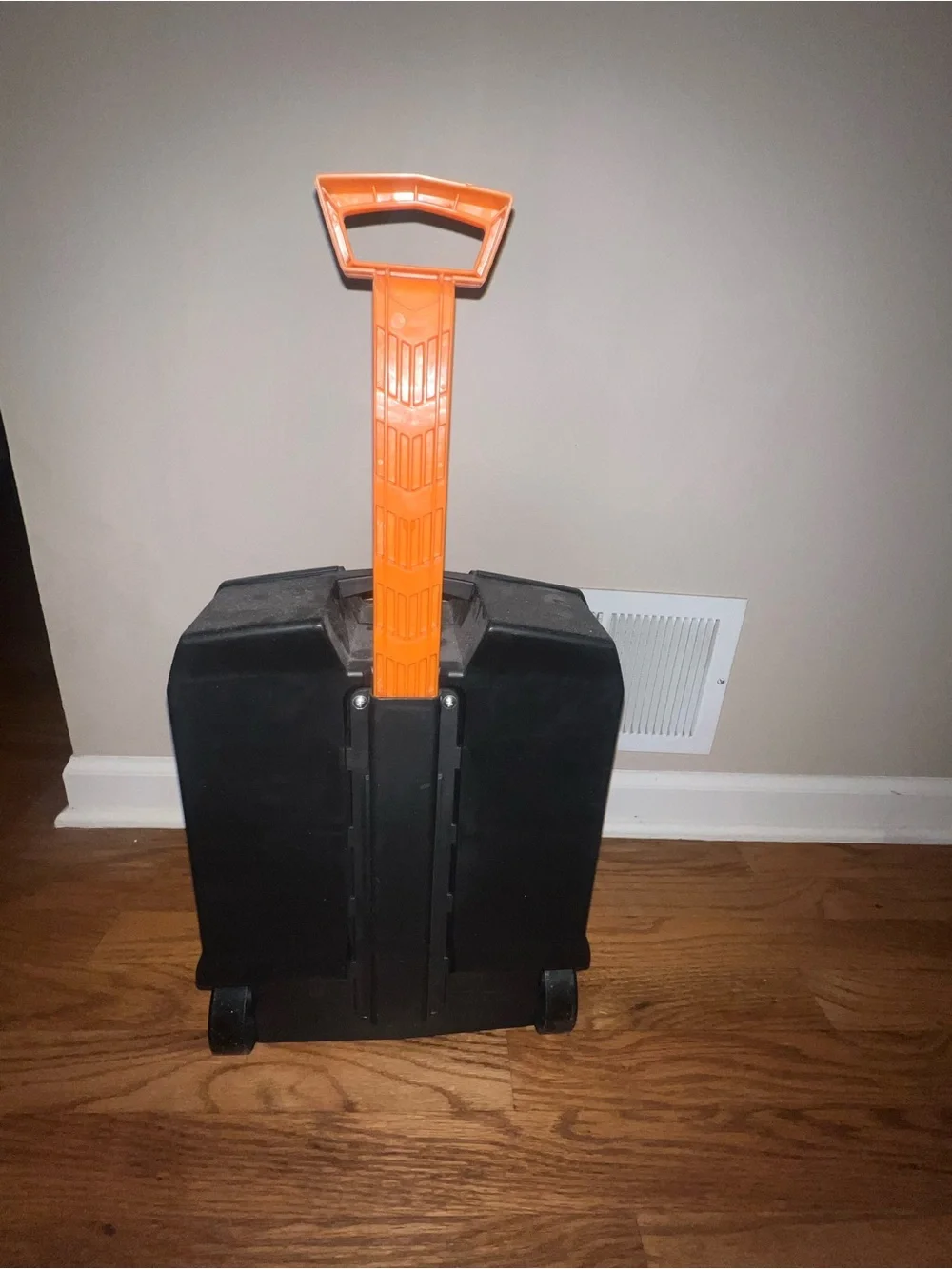 Hot Wheels Car Carrier Holds 100 Cars - Rolling Case – Orange and Black